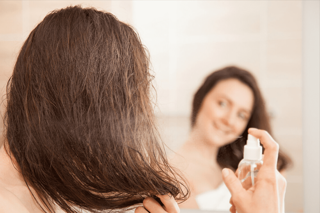 烫染的头发干燥毛躁，发膜、护发素和精油哪种护理效果更好？