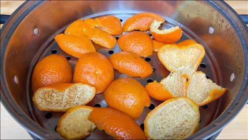 吃不完的橘子皮别再扔了，放锅里蒸一蒸，3小时变成陈皮，真实用
