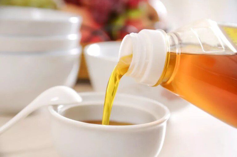 鲁花低芥酸菜籽油和一般菜籽油的区别（您家菜籽油是低芥酸的吗）