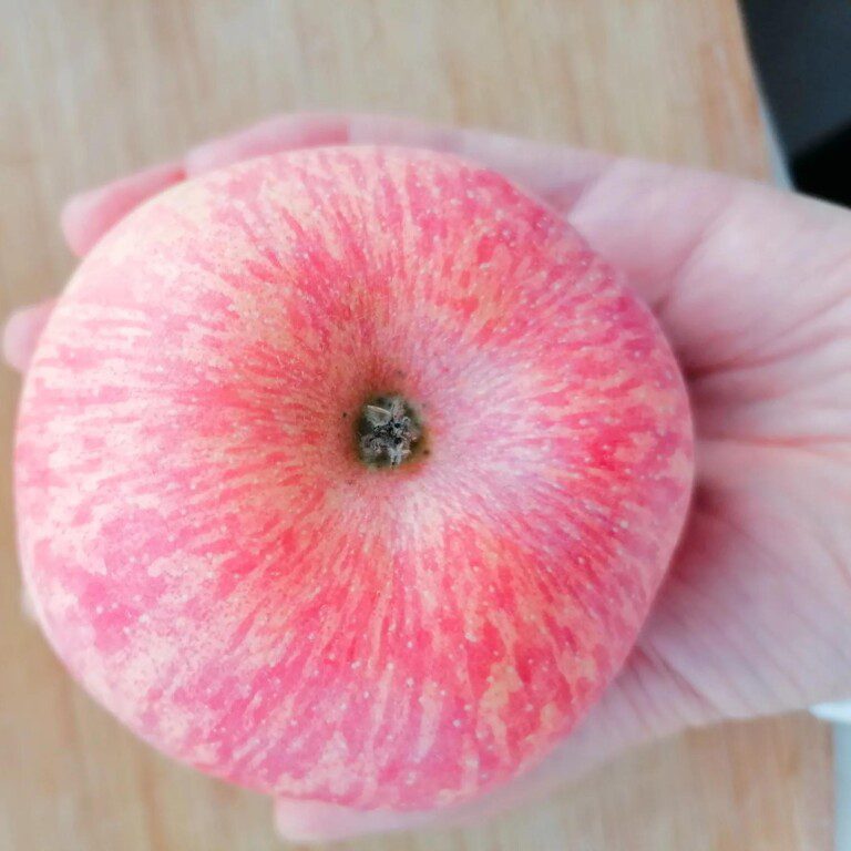 苹果酸的作用与功效（苹果的酸和甜是由什么决定的，有哪些对身体有益的营养素呢？）