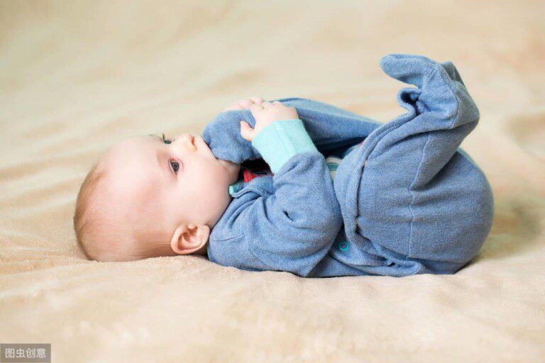 -6个月新生儿衣服尺码（如何给新生儿宝宝准备衣服？）"