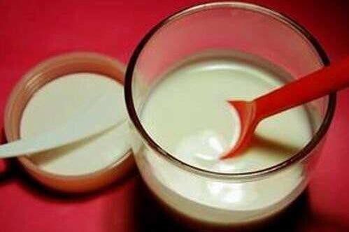 酸奶面膜的做法和功效（酸奶面膜用什么酸奶好 酸奶面膜做法大全）