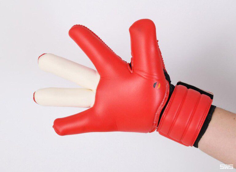 守门员手套有粘性吗（一款手套四种选择，身为门将的你还在担心什么？）