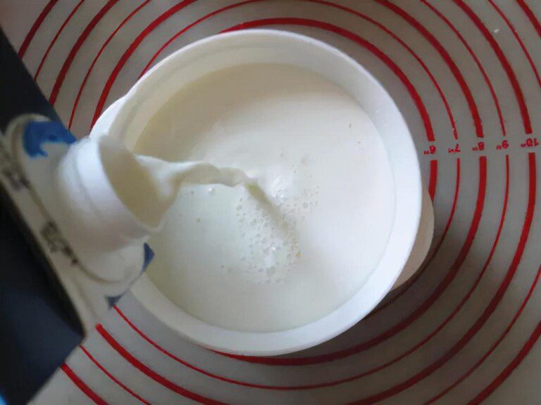 什么是有机纯牛奶和纯牛奶的区别（脱脂奶、鲜牛奶、高钙奶、舒化奶哪种牛奶性价比最高）