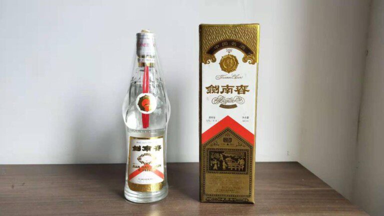 剑南春是什么酒厂生产的（从凌厉到柔雅的剑南春酒）
