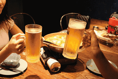 易拉罐啤酒保质期多久（一样是啤酒，“瓶装”和“罐装”有啥区别）