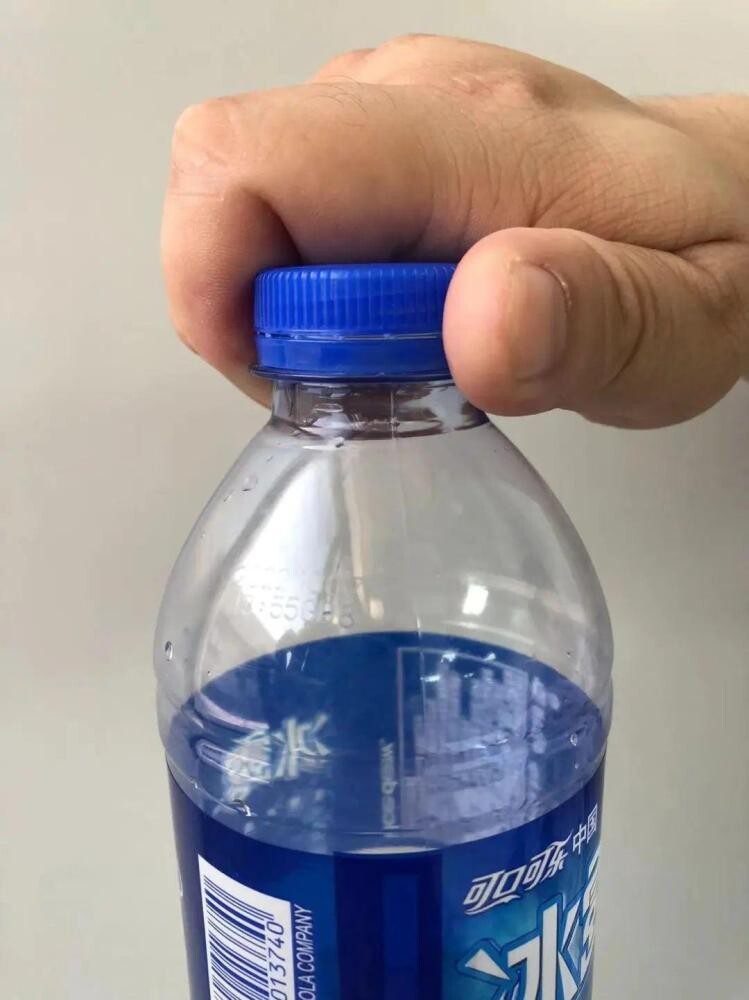 冰露水质量怎么样（冰露的瓶盖为什么那么难拧开？）